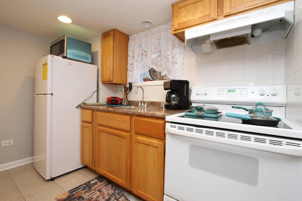 Apartment 15 Min Ohare/rivers Casino/downtown & Parking1 Chicago